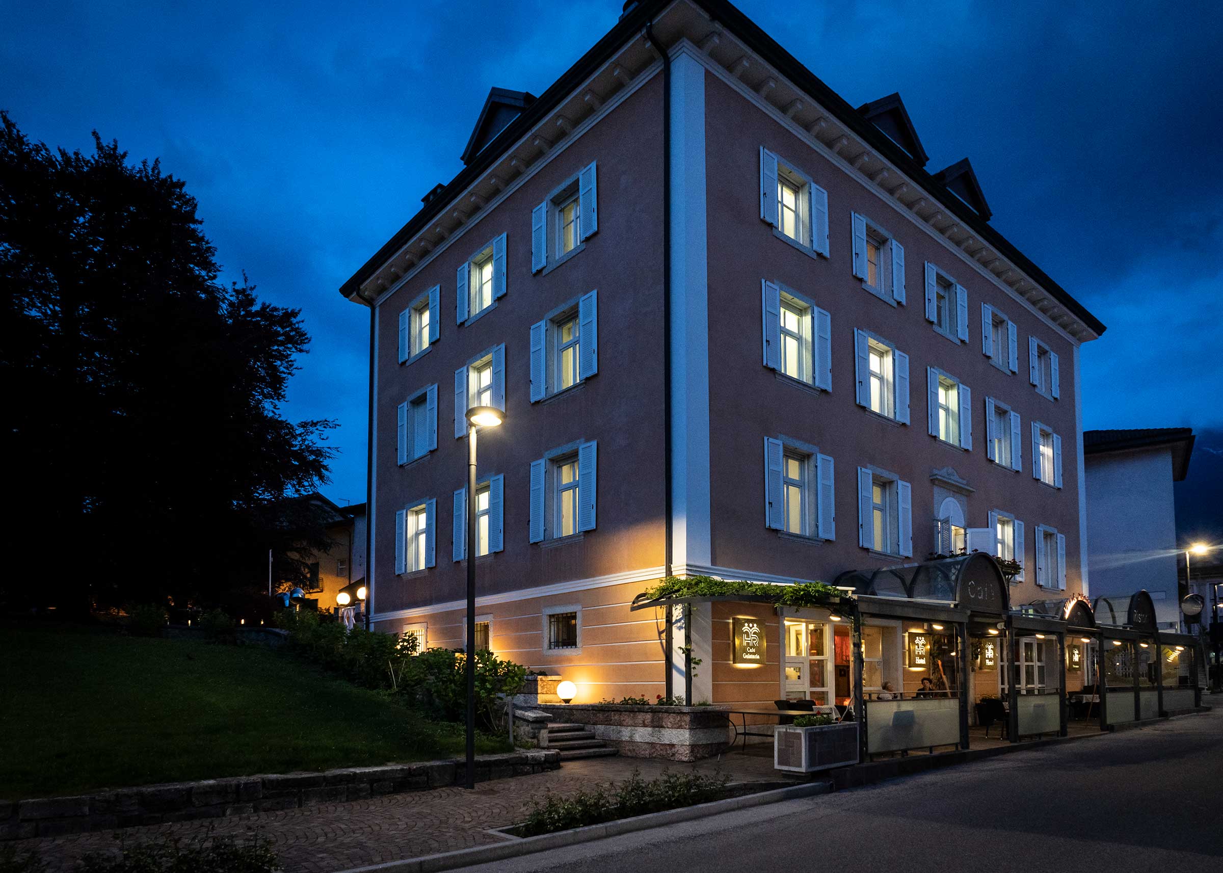 Maggio Slide Albergo 1