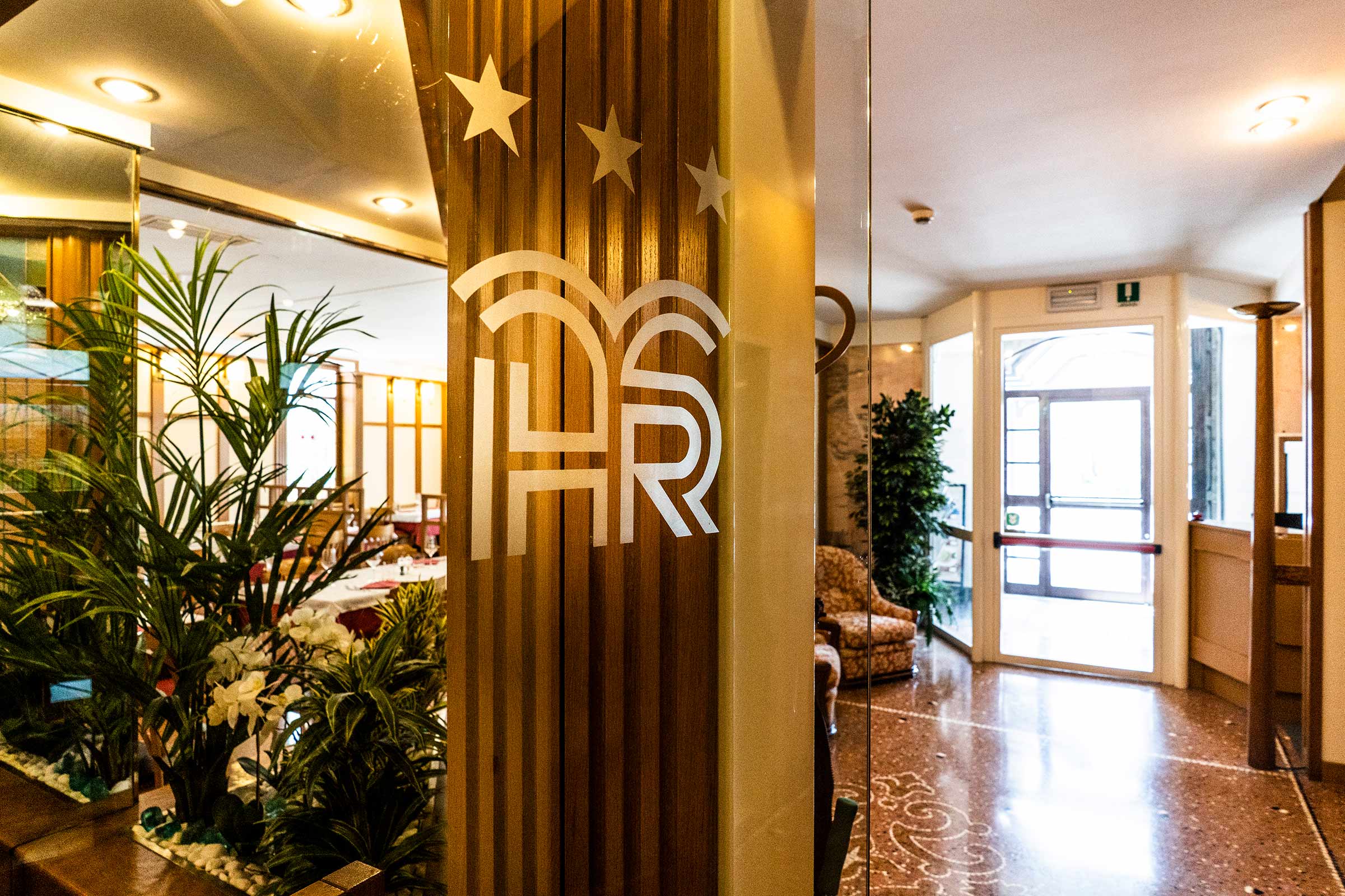 Maggio Slide Albergo 4