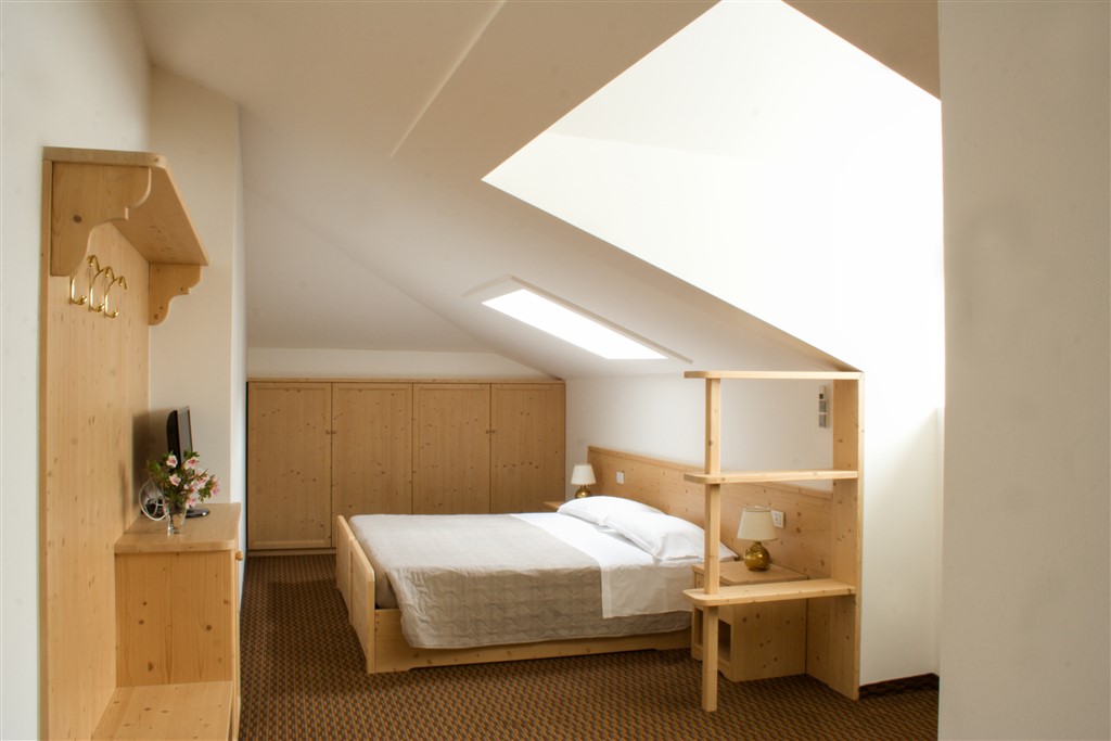 Camera Matrimoniale Mansarda 1